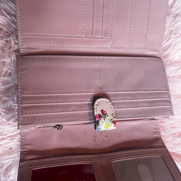 WAllet - Picture 3 of 7